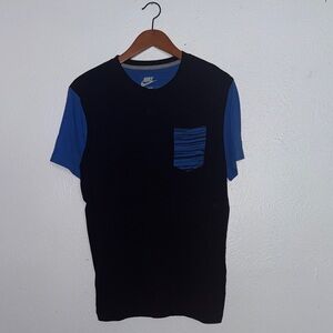 Nike Men's Black and Blue Pocket Tee